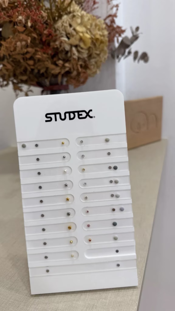 puesta-de-pendientes bebe las palmas de gran canaria